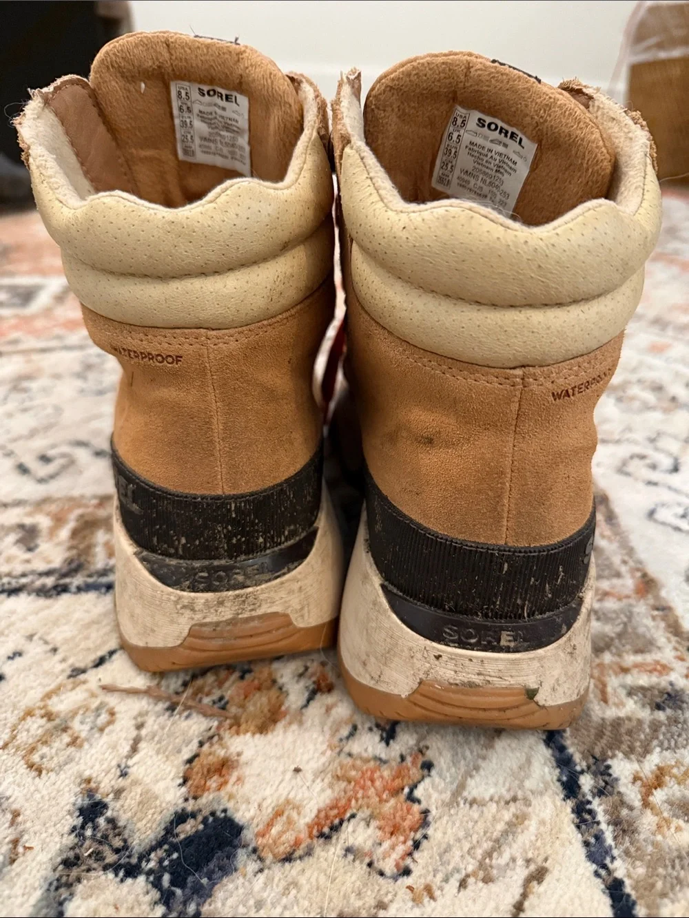 Sorel women’s Hiking Waterproof Tan Suede Boots with Orange Lace Detail 8.5